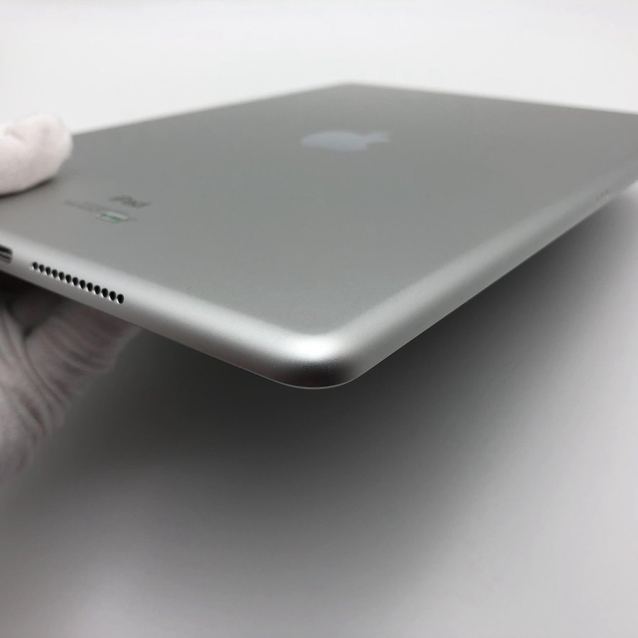 苹果【ipad8 10.2英寸 20款】wifi版 银色 128g 国行 95新 真机实拍