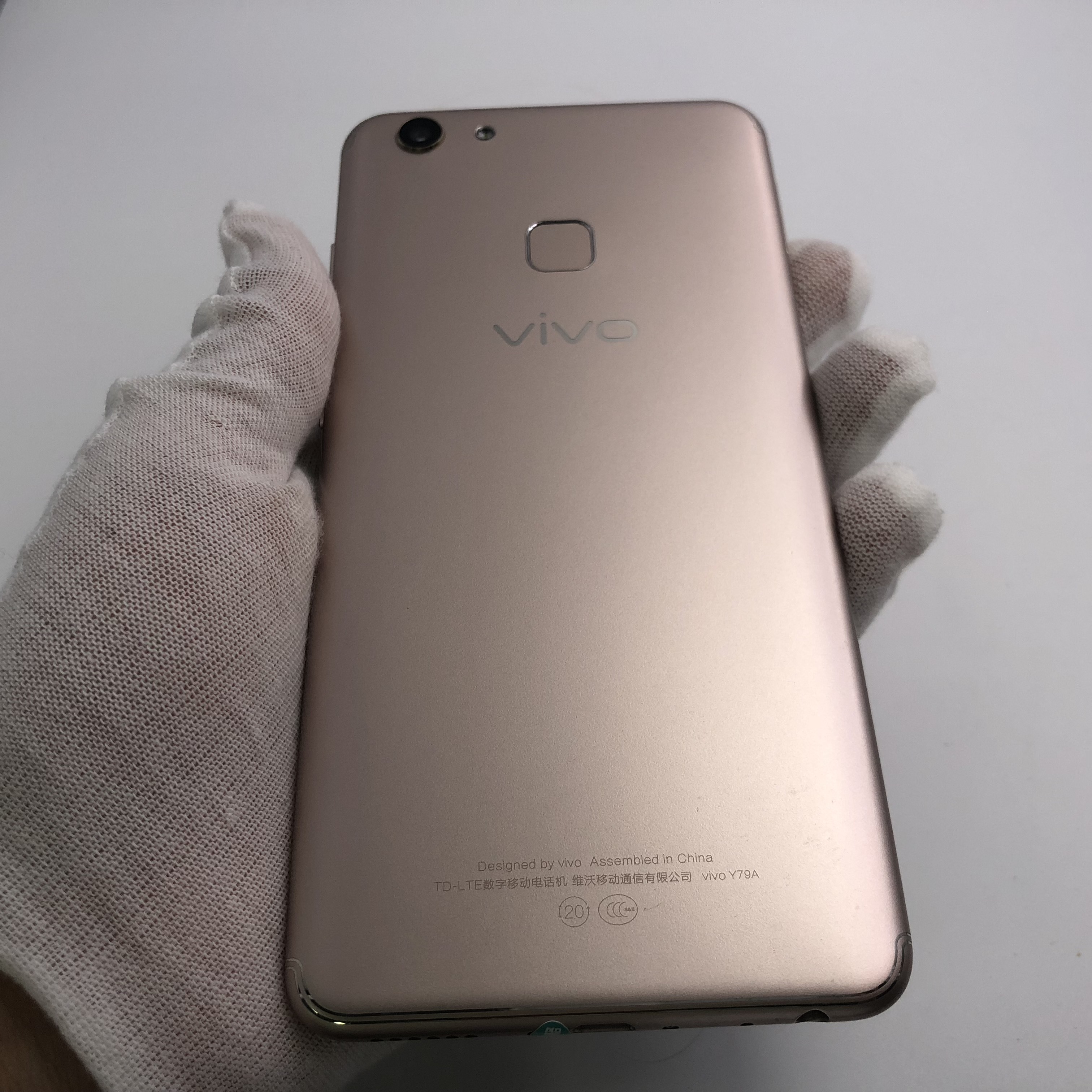 vivo【y79】全网通 金色 64g 国行 95新