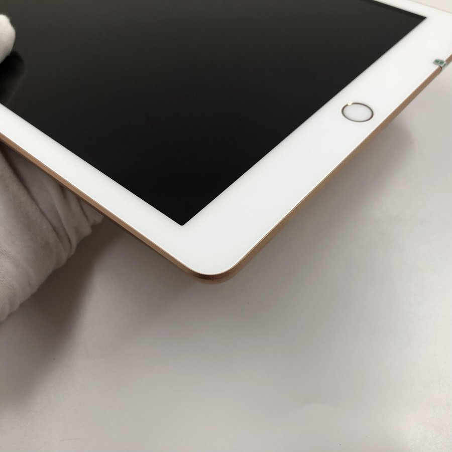 苹果【ipad 2018款 9.7英寸】wifi版 金色 128g 国行 95新 真机实拍