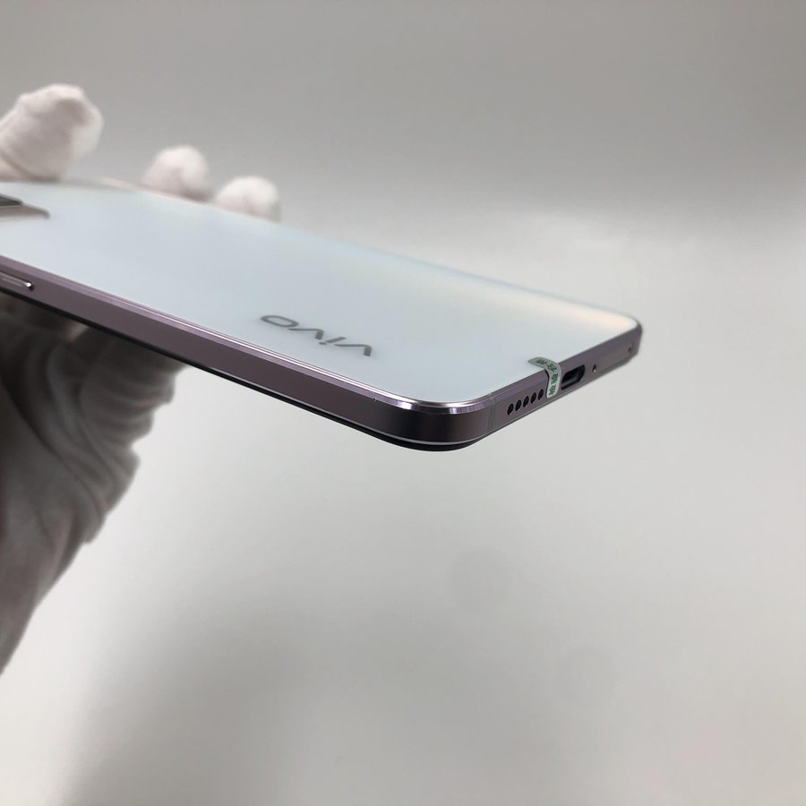 vivos95g5g全网通朝露白8g128g国行95新真机实拍有配件