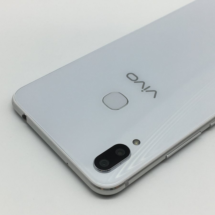 vivo【x21i】全网通 白色 6g/64g 国行 95成新 真机实拍