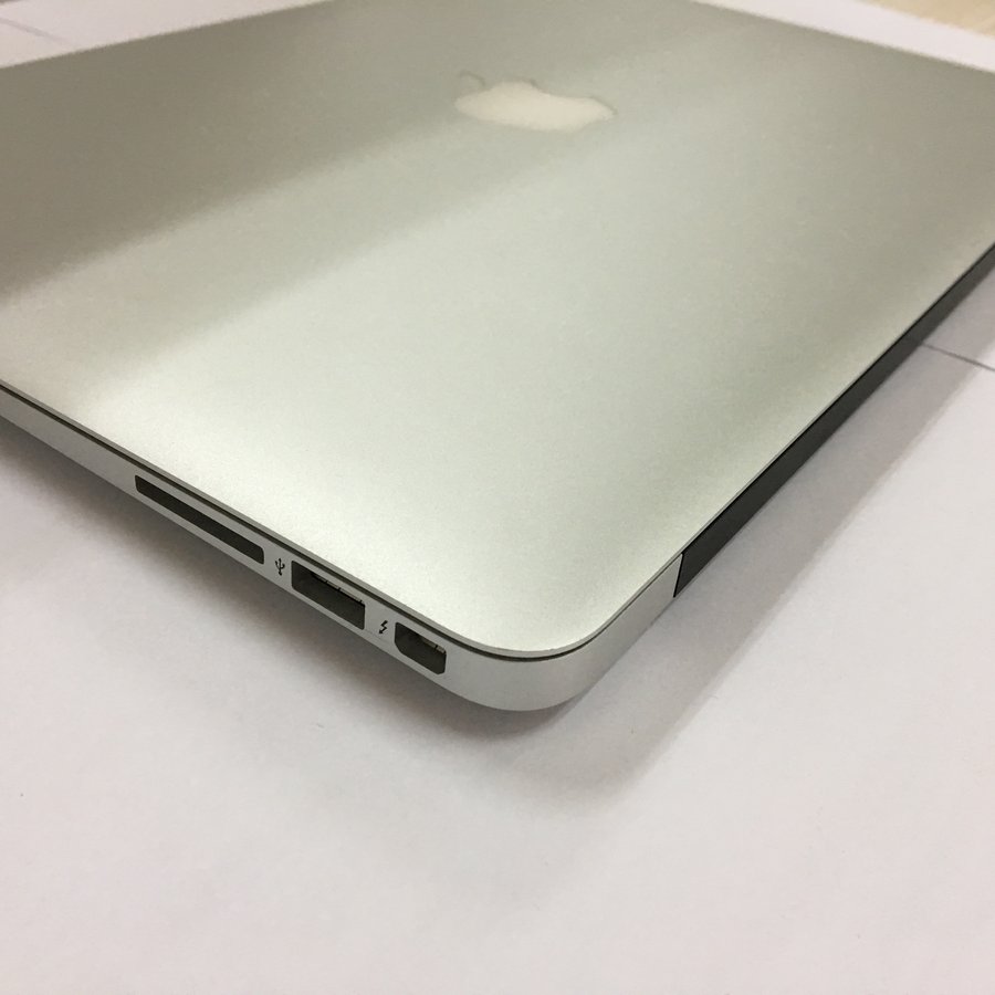 苹果【macbookair 13.3】银色 国行 8g/256g ssd 酷睿i5 1.