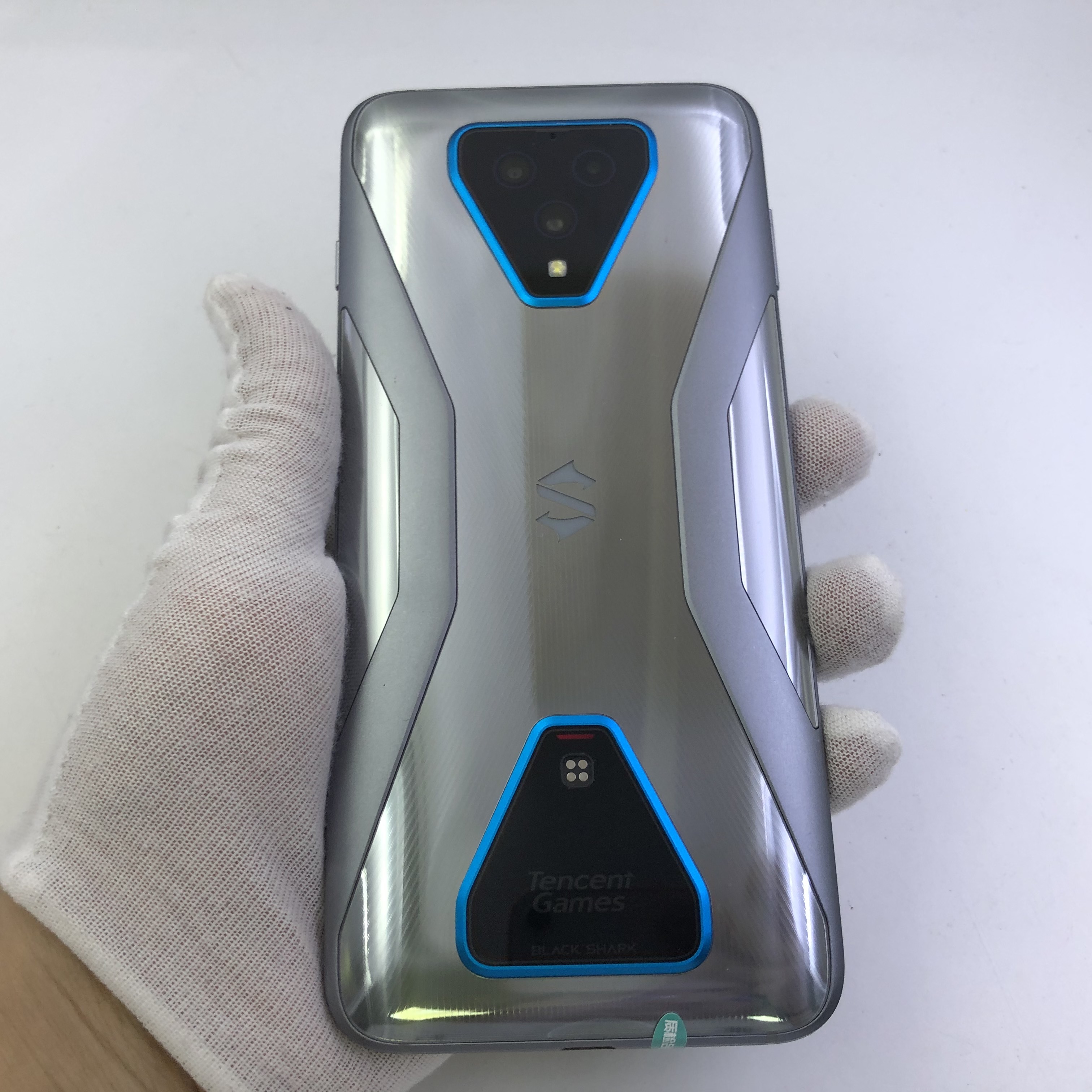 小米【黑鲨 3 pro 5g】5g全网通 铠甲灰 12g/512g 国行 99新