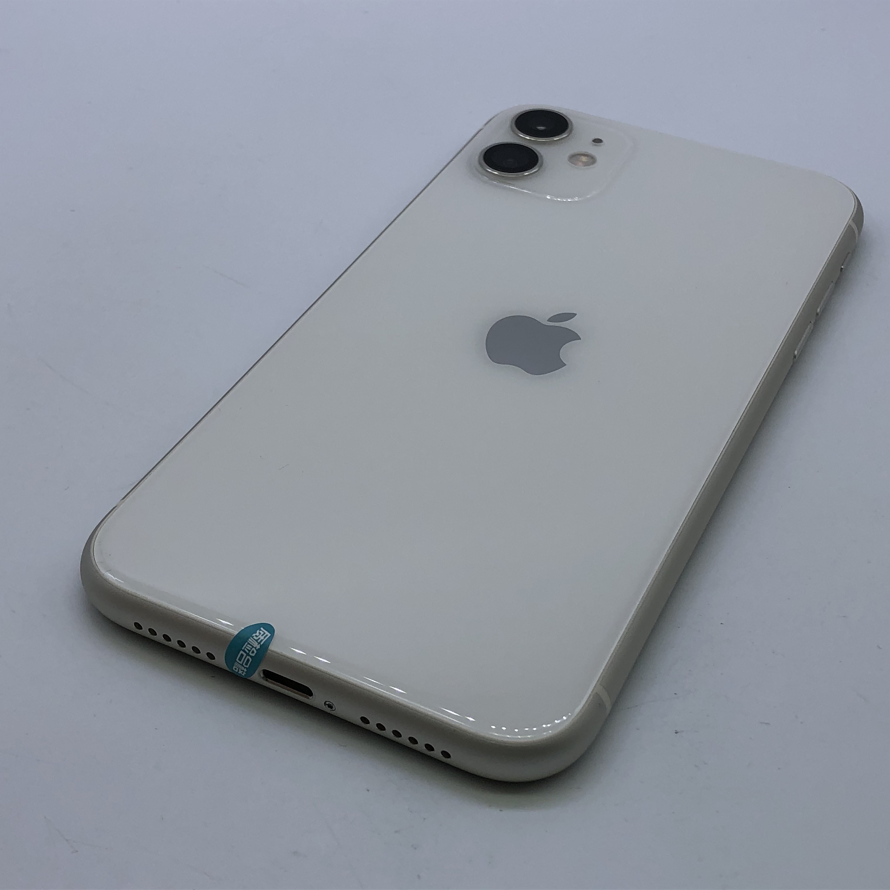 苹果【iphone 11】全网通 白色 64g 国行 9成新