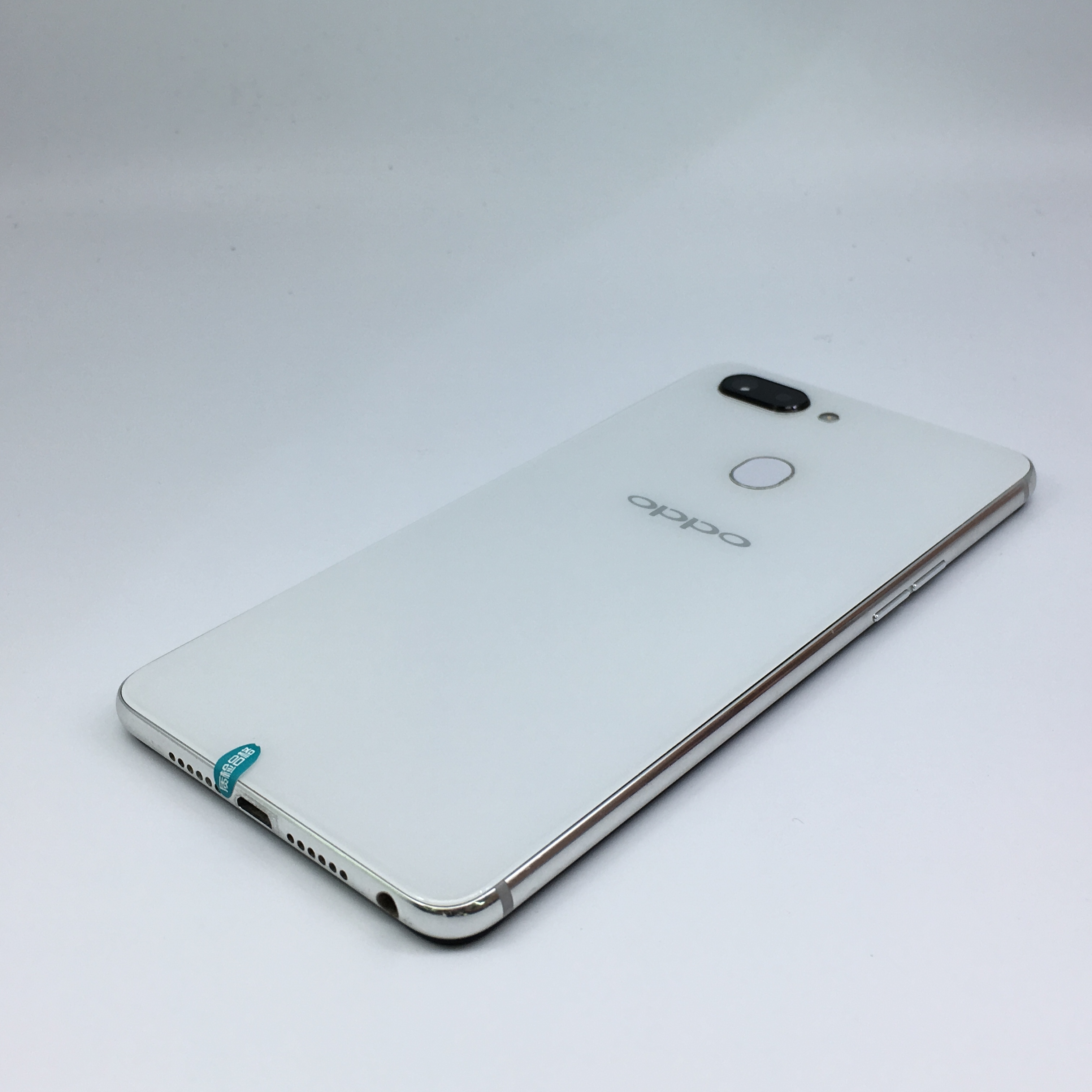 oppo【r15】全网通 白色 6g/128g 国行 8成新