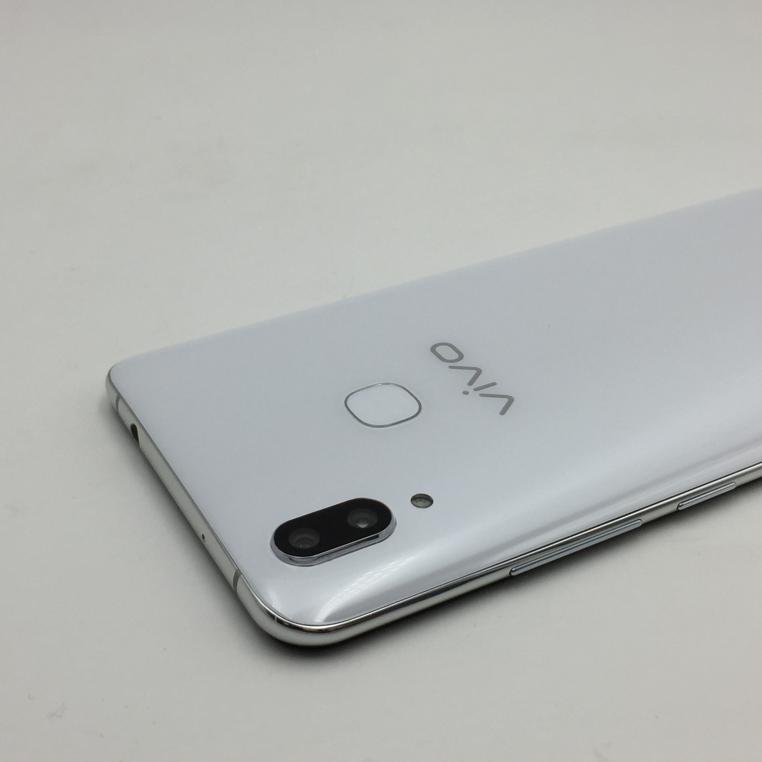 vivo【vivo x21】全网通 白色 128g 国行 9成新 6g/128g真机实拍