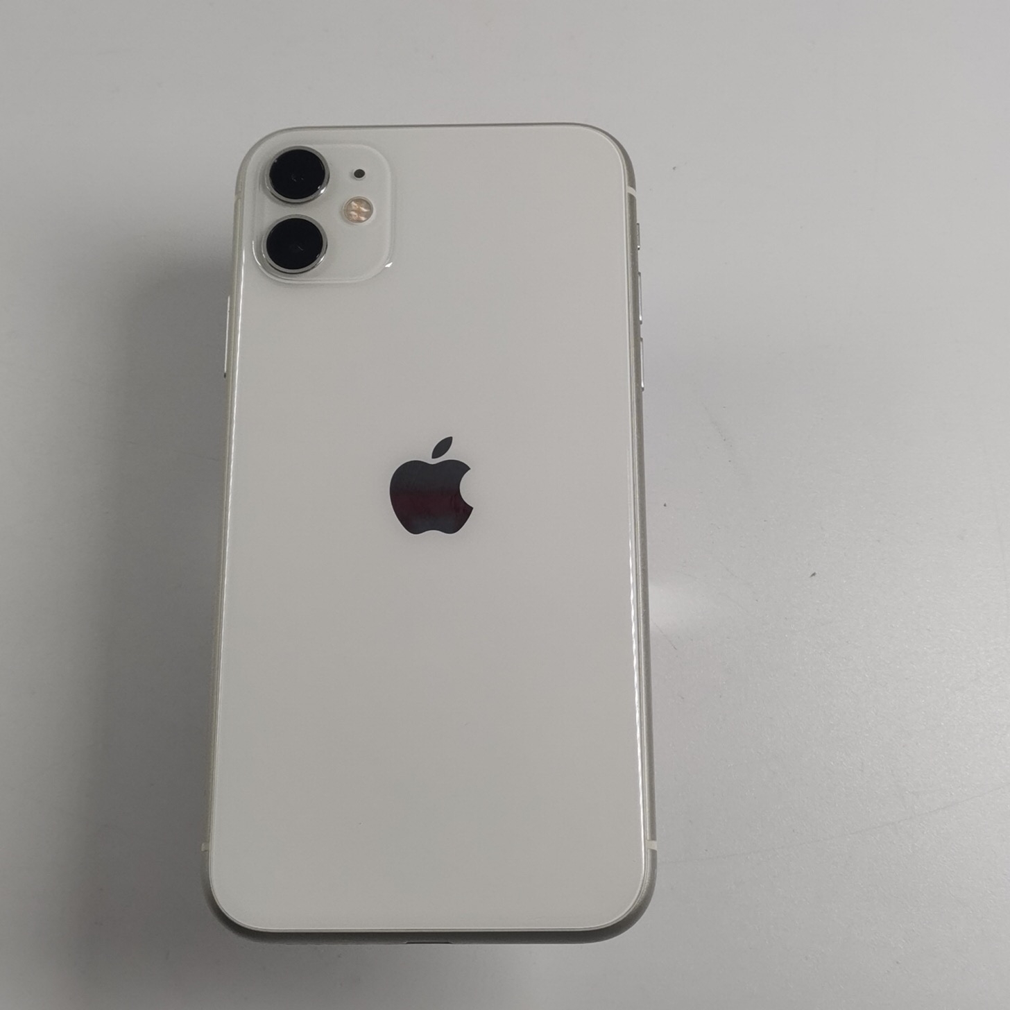 苹果【iPhone 11】白色 64G 国行 95新 