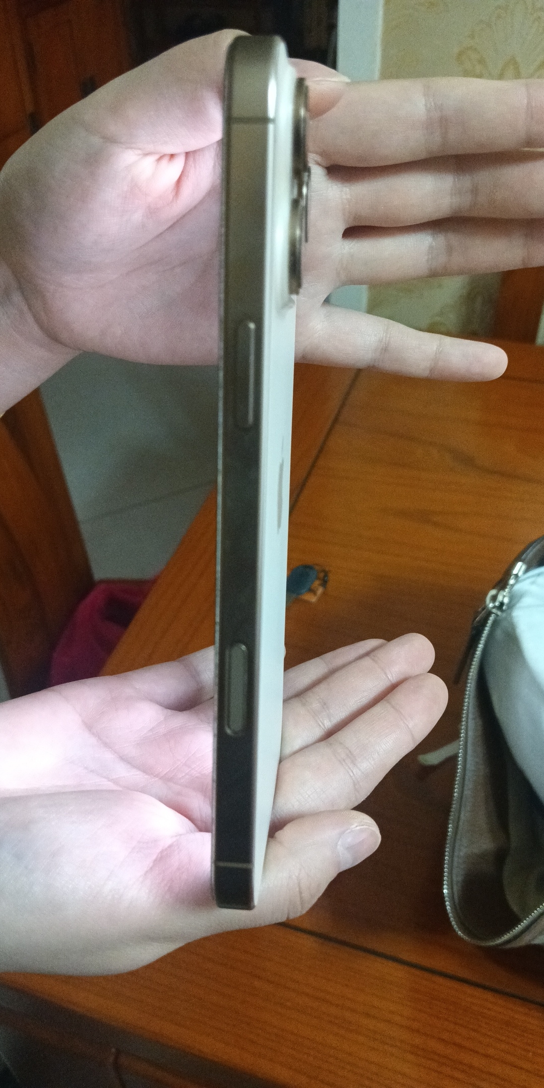 苹果【iPhone 16 pro max】5G全网通 沙漠色钛金属 512G 国行 95新 