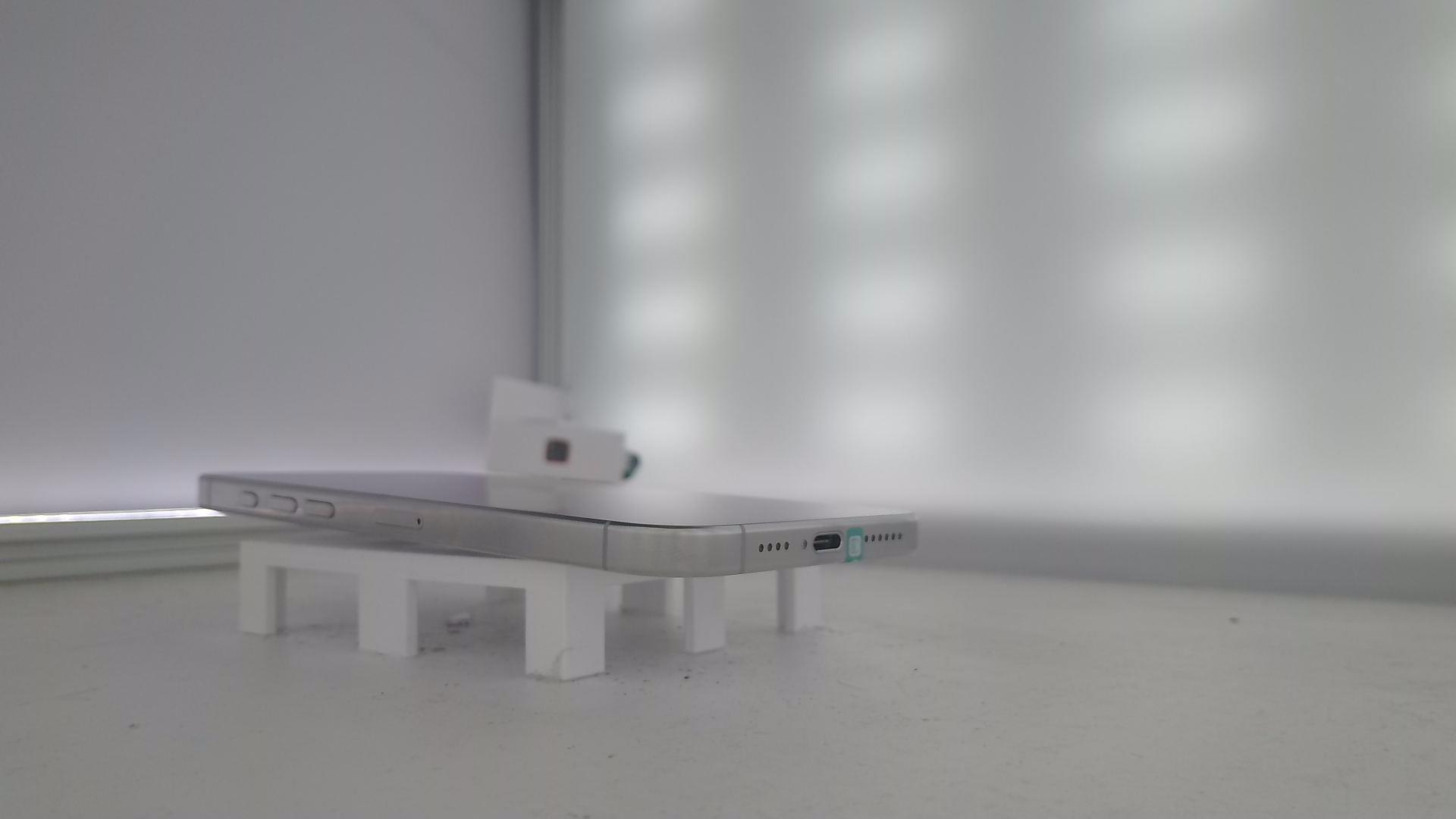 苹果【iPhone 16 pro max】99新 