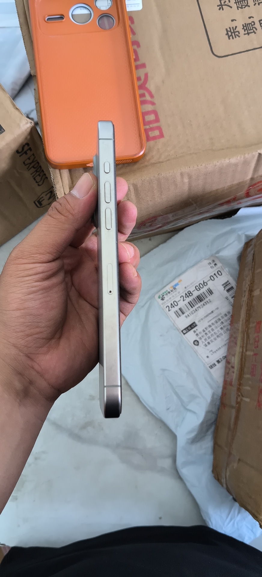 苹果【iPhone 15 Pro Max】5G全网通 原色钛金属 1T 国行 99新 