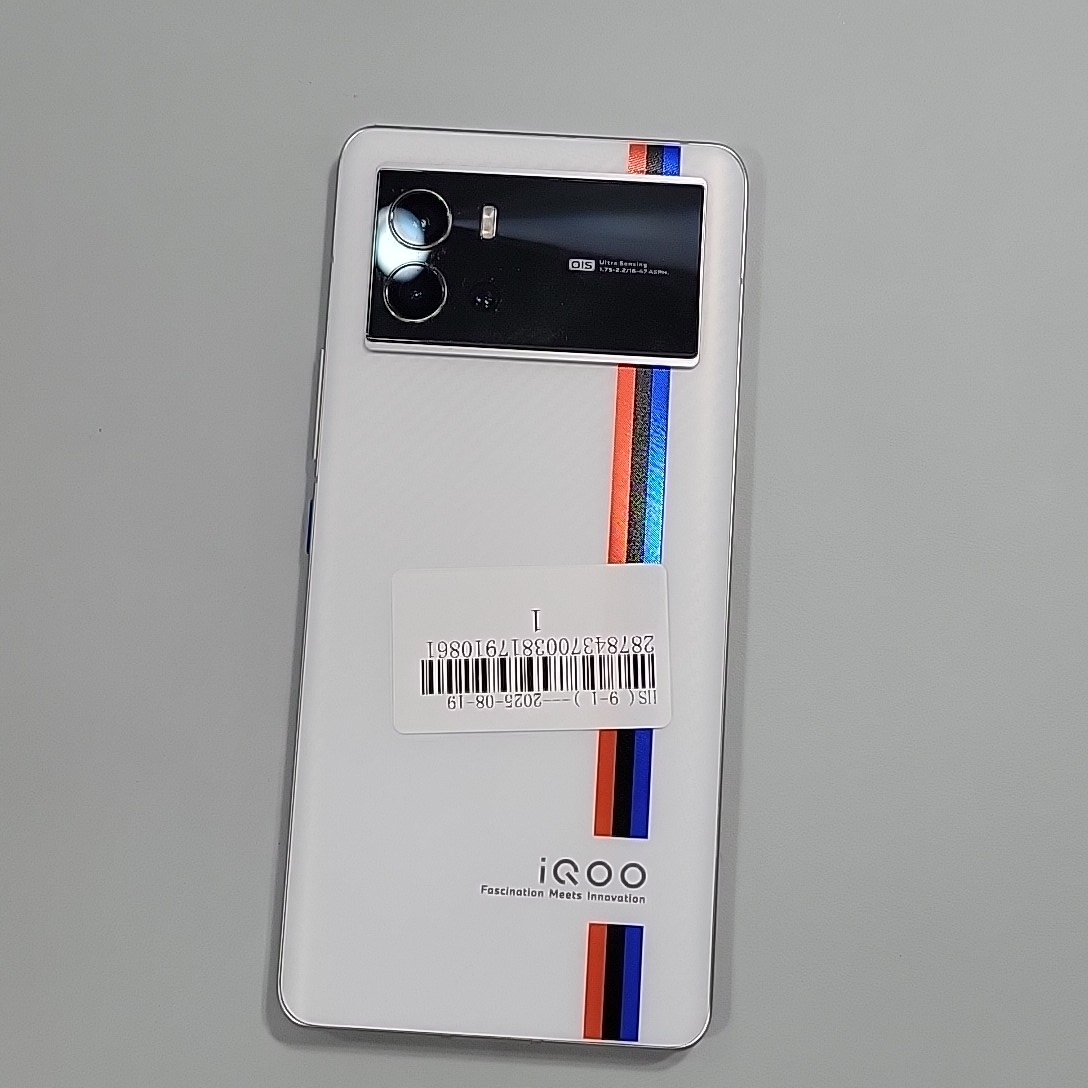 vivo【iQOO 9】9成新 