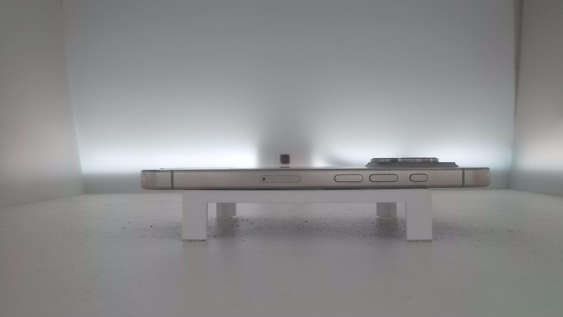 苹果【iPhone 16 pro】99新 