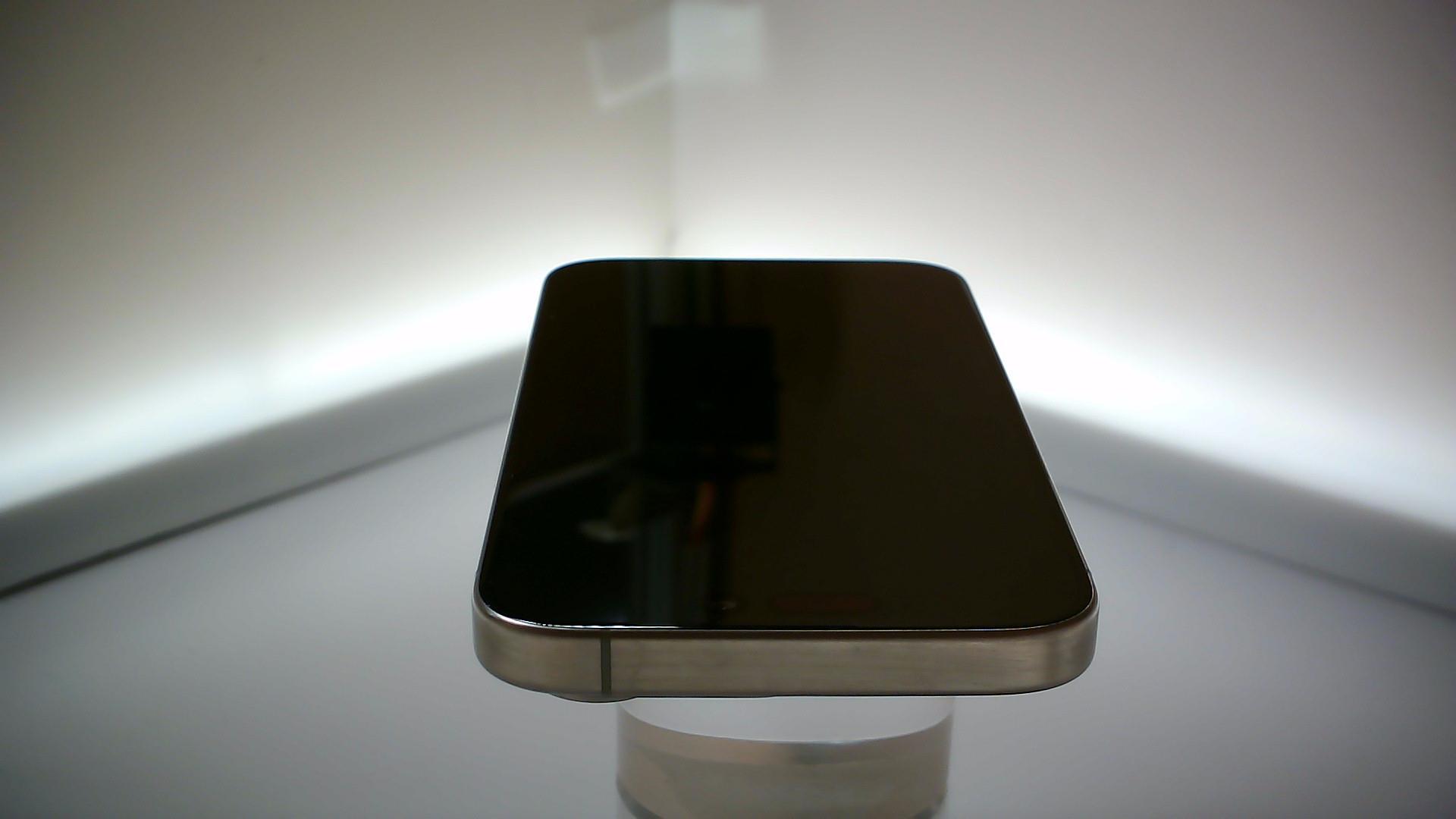 苹果【iPhone 15 Pro】9成新 