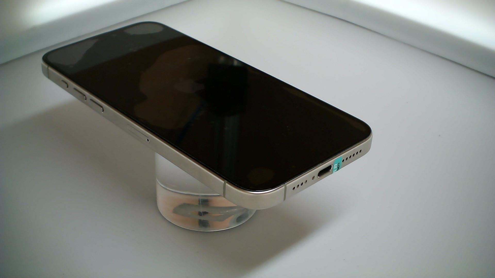 苹果【iPhone 15 Pro Max】5G全网通 原色钛金属 256G 国行 99新 