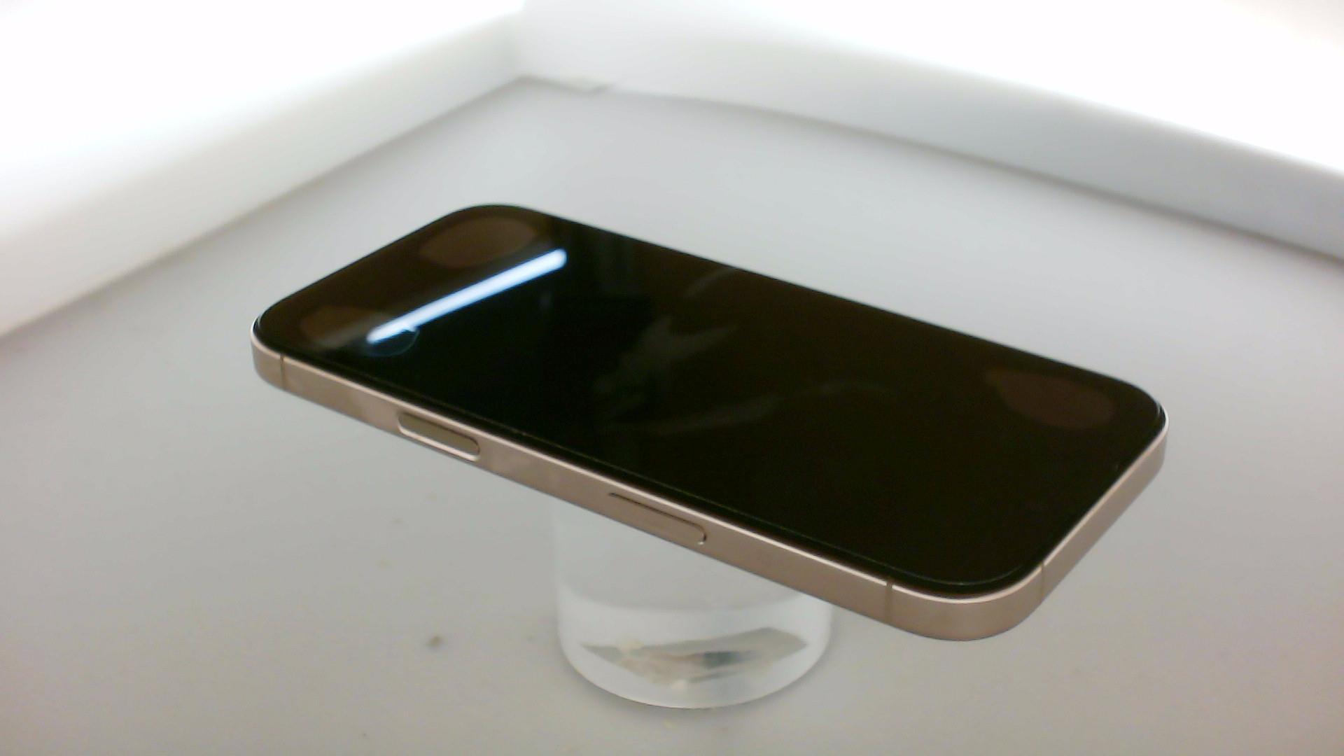 苹果【iPhone 16 pro】99新 