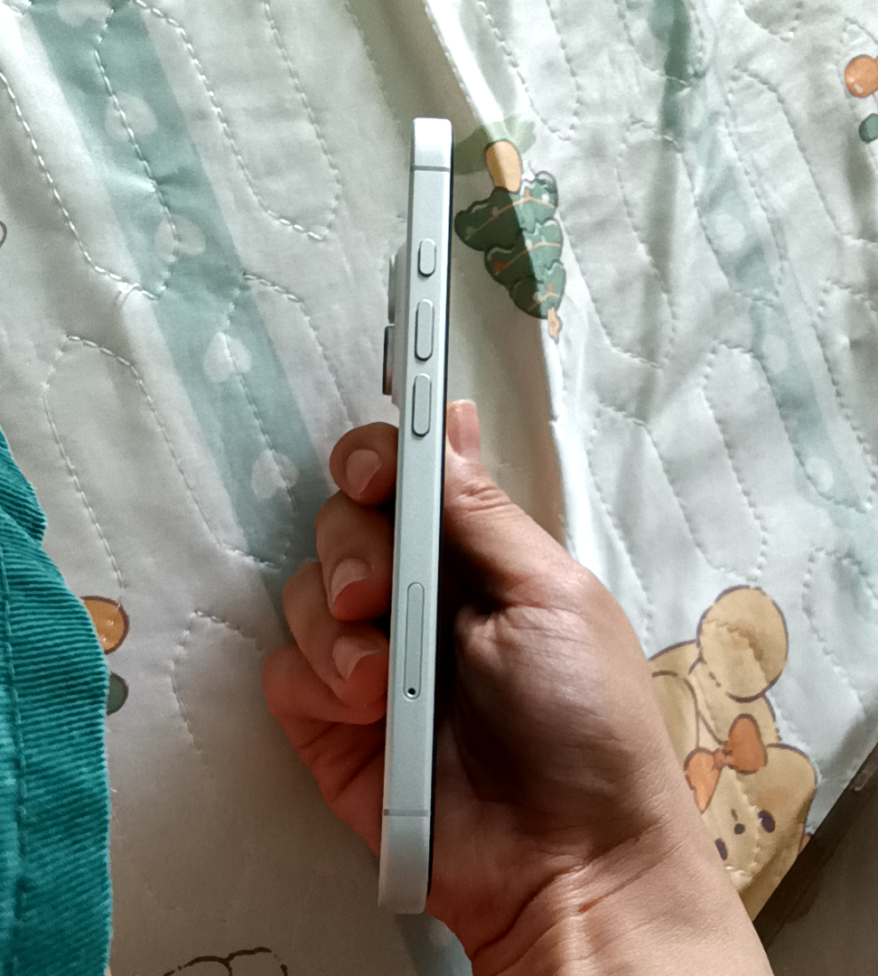 苹果【iPhone 16】5G全网通 白色 128G 国行 99新 